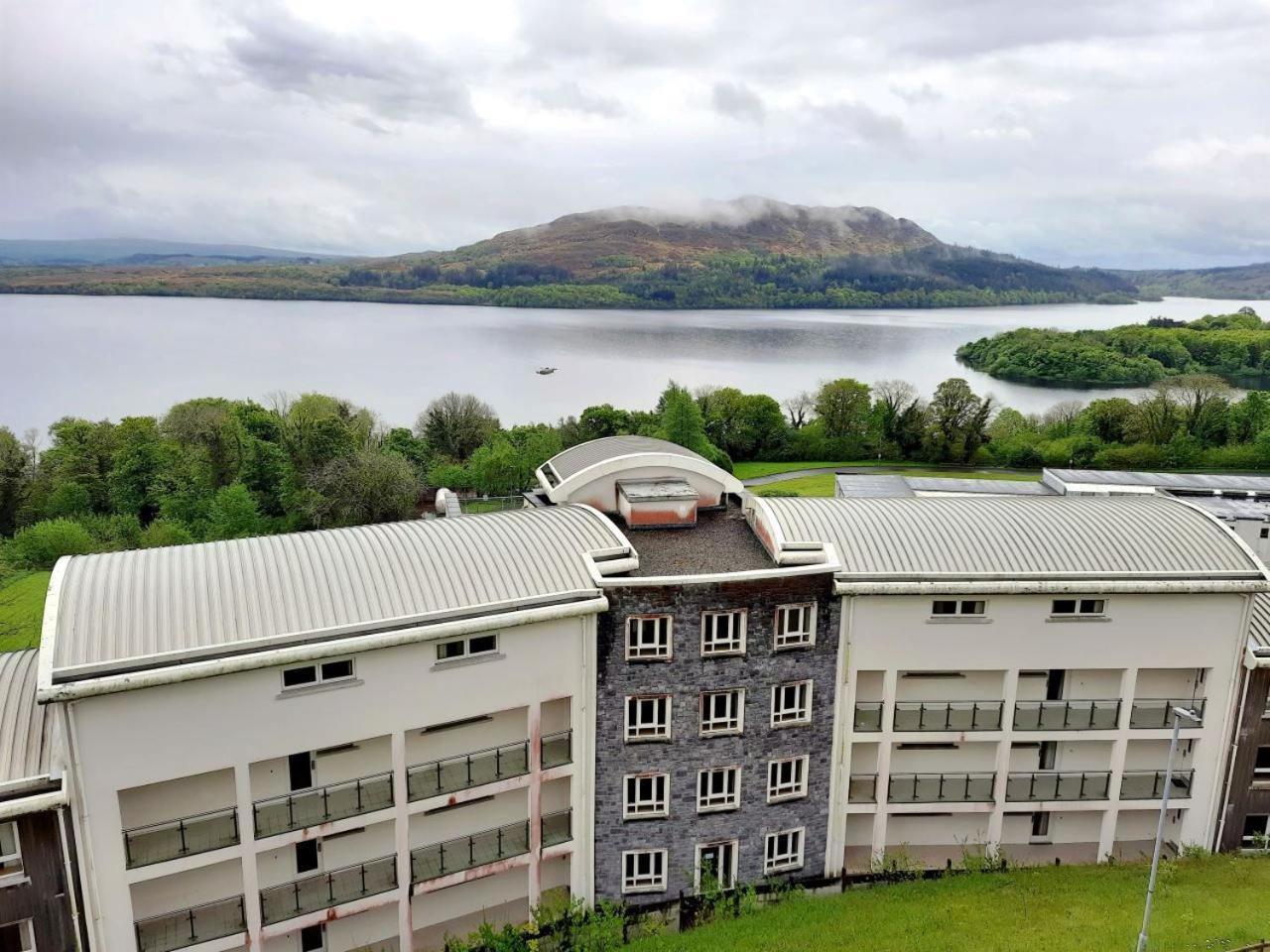 St Angela'S Lakeside Aparthotel Sala Sligo Exterior foto